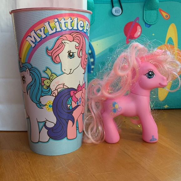 Pinkie Pie (2007) & 32 oz Cup Combo (2014) Pinkie Pie VII 3rd Gen My Little Pony - Picture 1 of 5